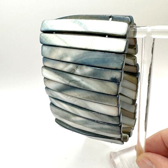 Grey Abalone Mother of Pearl Shell stretch bracelet Summer Retro Beachy Modern - Picture 8 of 10